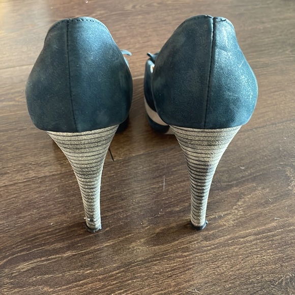 Belmondo heels for sale.shipping price varies. - Picture 4 of 4